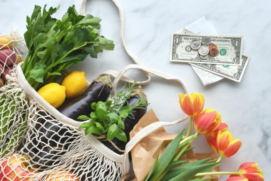 Frugal Foodies: How to Shop for Groceries on a Tight Budget